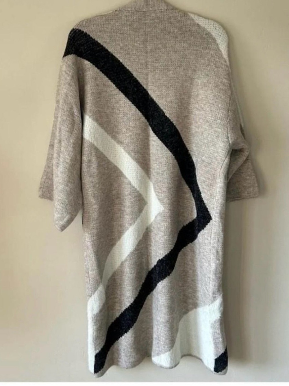 Akemi+Kin cardigan. - Picture 2 of 2